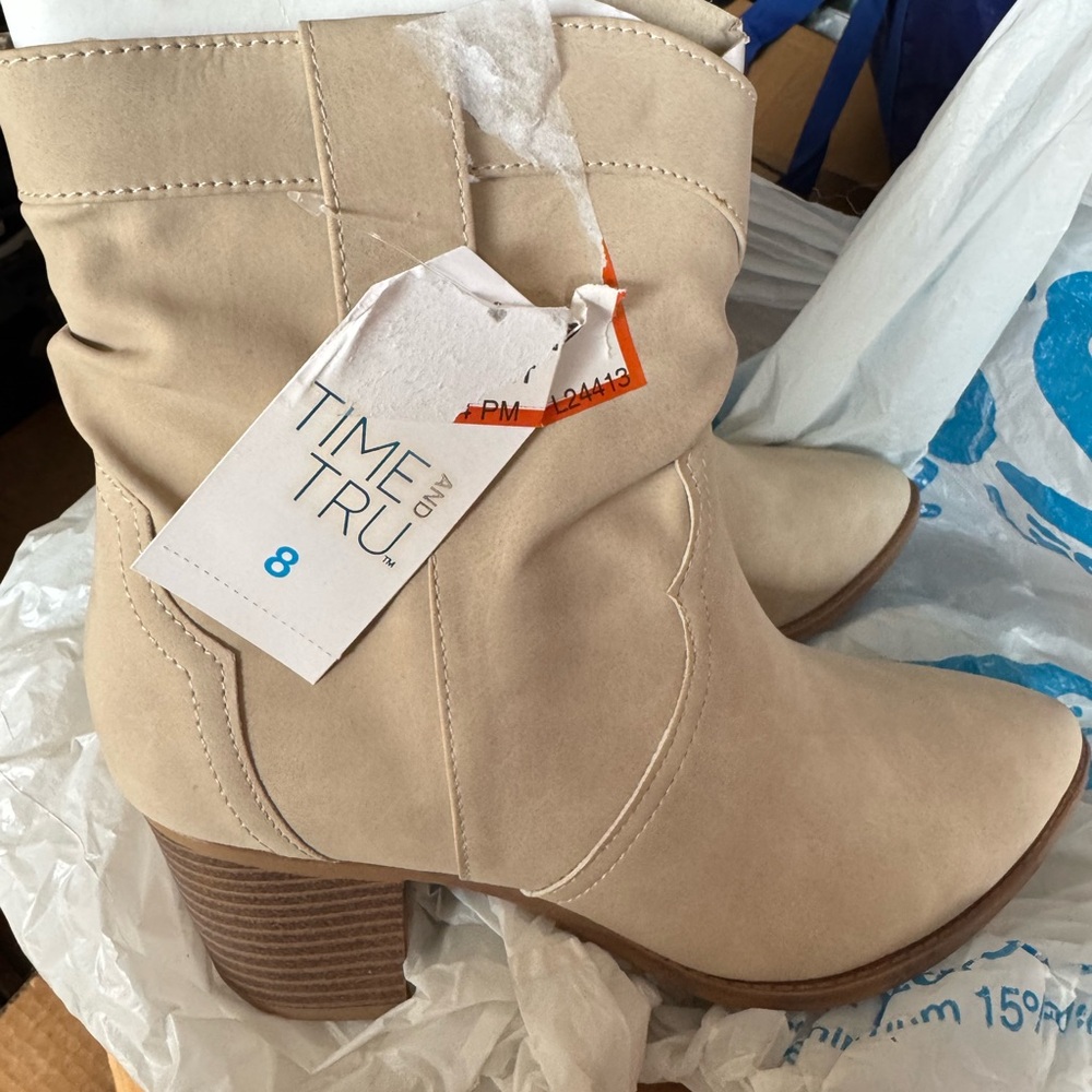 Time and Tru Women's Tan Heeled Boots